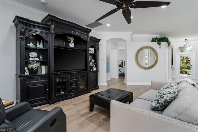 6495 Waverly Green WAY, Naples, FL 34110