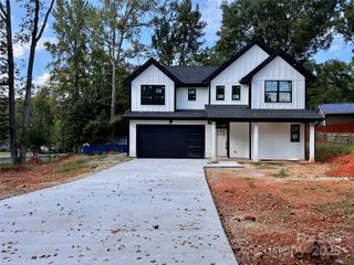 7302 Lanterntree Lane, Charlotte, NC 28215