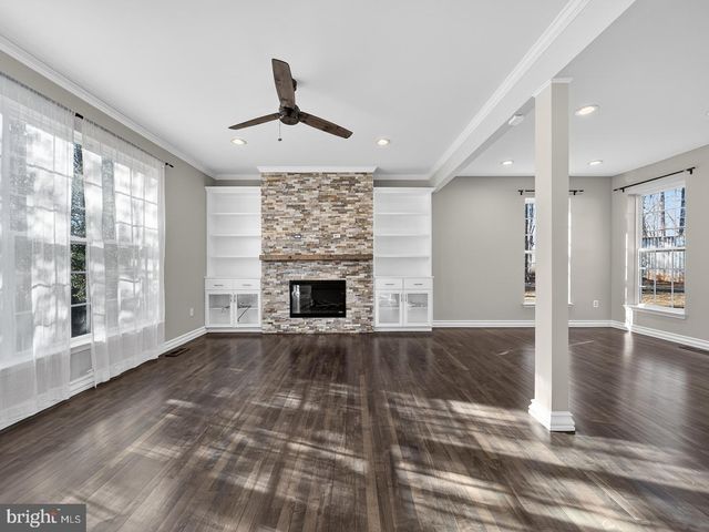 9534 FERNWOOD RD, Bethesda, MD 20817