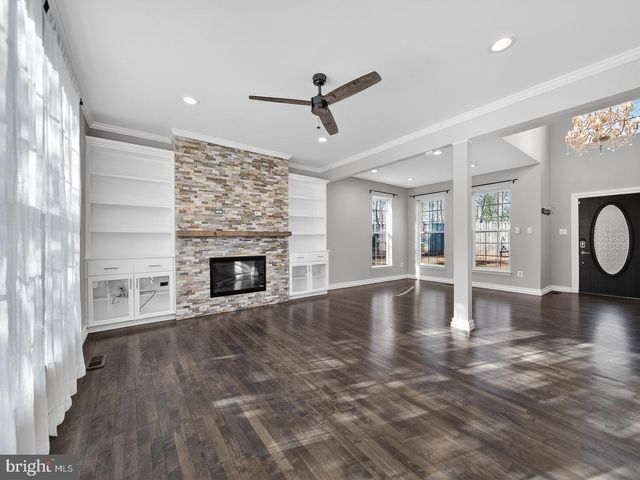 9534 FERNWOOD RD, Bethesda, MD 20817