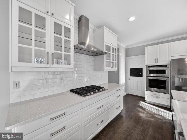 9534 FERNWOOD RD, Bethesda, MD 20817