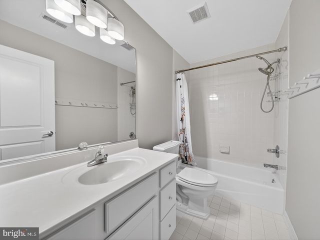 9534 FERNWOOD RD, Bethesda, MD 20817