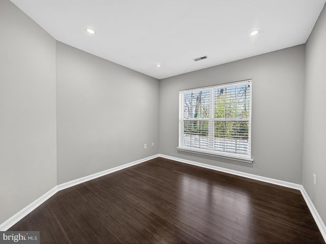 9534 FERNWOOD RD, Bethesda, MD 20817