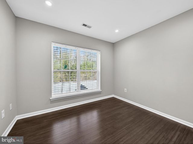 9534 FERNWOOD RD, Bethesda, MD 20817