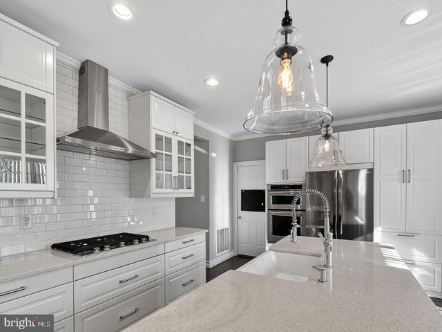 9534 FERNWOOD RD, Bethesda, MD 20817