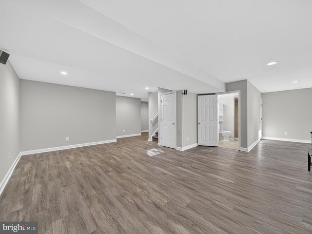 9534 FERNWOOD RD, Bethesda, MD 20817