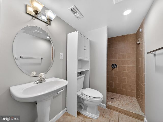 9534 FERNWOOD RD, Bethesda, MD 20817