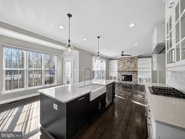 9534 FERNWOOD RD, Bethesda, MD 20817