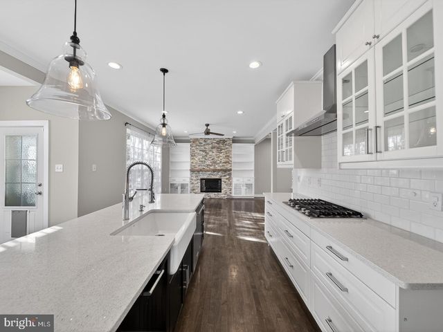 9534 FERNWOOD RD, Bethesda, MD 20817