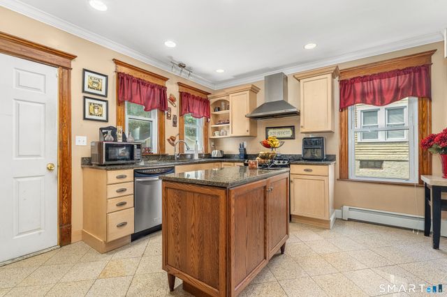 137 Fairlawn Avenue, Waterbury, CT 06705