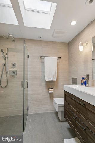 2424 WAVERLY ST, Philadelphia, PA 19146