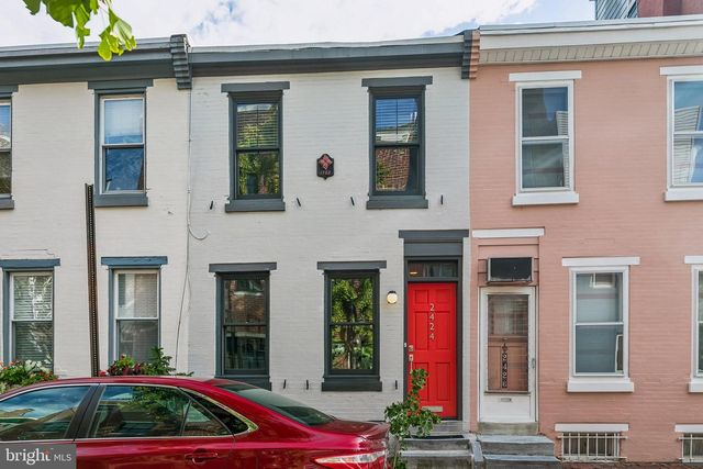 2424 WAVERLY ST, Philadelphia, PA 19146