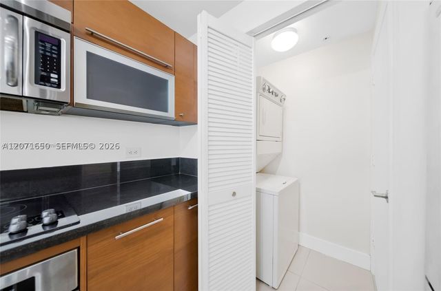 244 Biscayne Blvd 3704, Miami, FL 33132