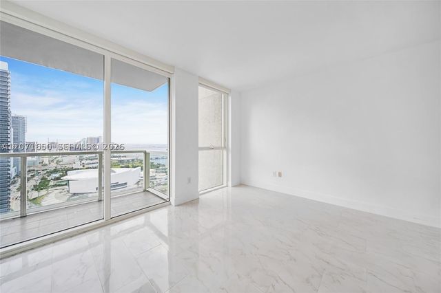 244 Biscayne Blvd 3704, Miami, FL 33132