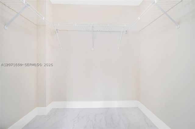 244 Biscayne Blvd 3704, Miami, FL 33132