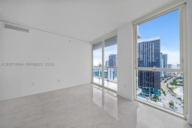 244 Biscayne Blvd 3704, Miami, FL 33132