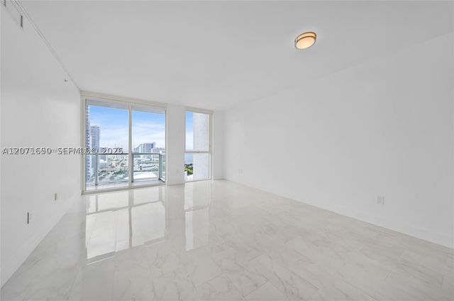 244 Biscayne Blvd 3704, Miami, FL 33132