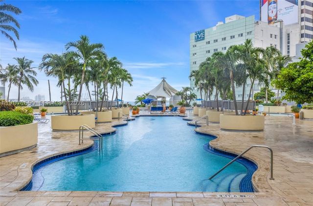 244 Biscayne Blvd 3704, Miami, FL 33132