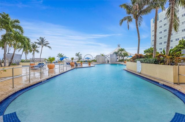 244 Biscayne Blvd 3704, Miami, FL 33132