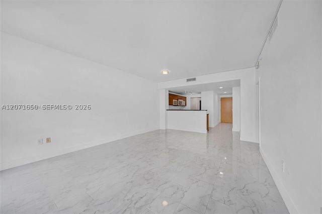 244 Biscayne Blvd 3704, Miami, FL 33132