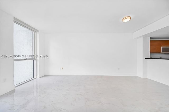 244 Biscayne Blvd 3704, Miami, FL 33132