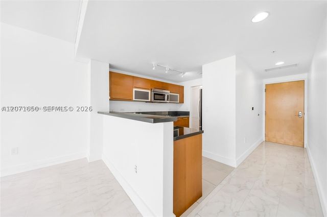 244 Biscayne Blvd 3704, Miami, FL 33132