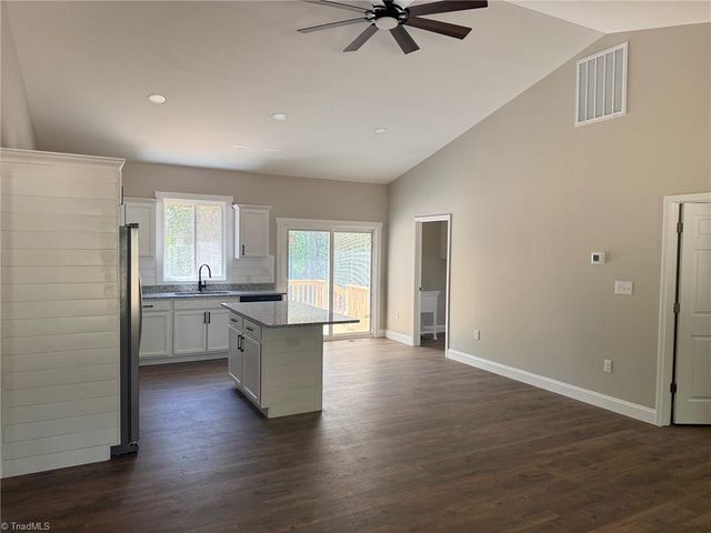 315 N Oakland Avenue, Eden, NC 27288