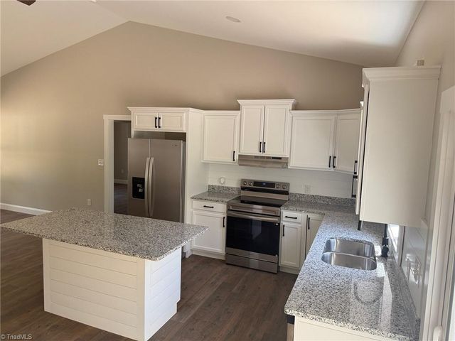 315 N Oakland Avenue, Eden, NC 27288