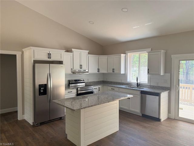 315 N Oakland Avenue, Eden, NC 27288