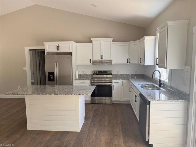315 N Oakland Avenue, Eden, NC 27288