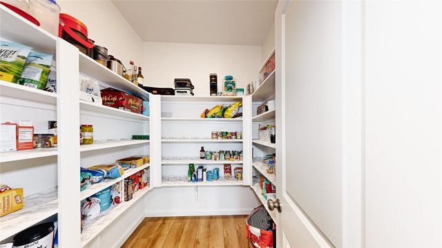 711 Hooks Trail Lane, League City, TX 77573