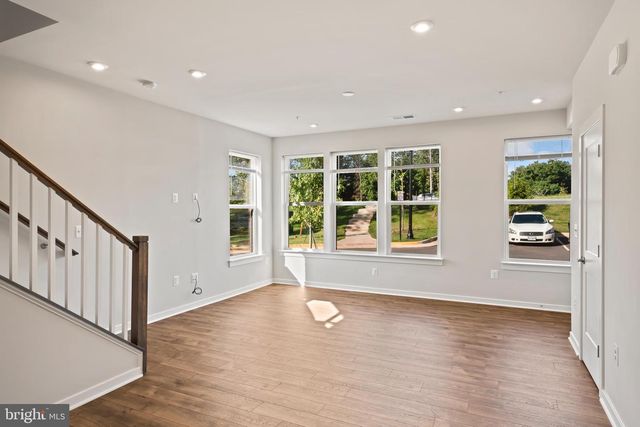 20364 NEWFOUNDLAND SQ, Ashburn, VA 20147