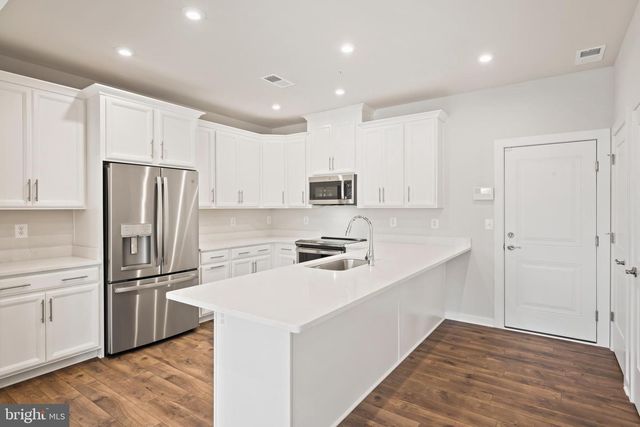 20364 NEWFOUNDLAND SQ, Ashburn, VA 20147