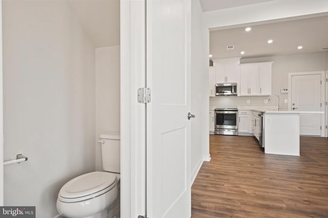 20364 NEWFOUNDLAND SQ, Ashburn, VA 20147