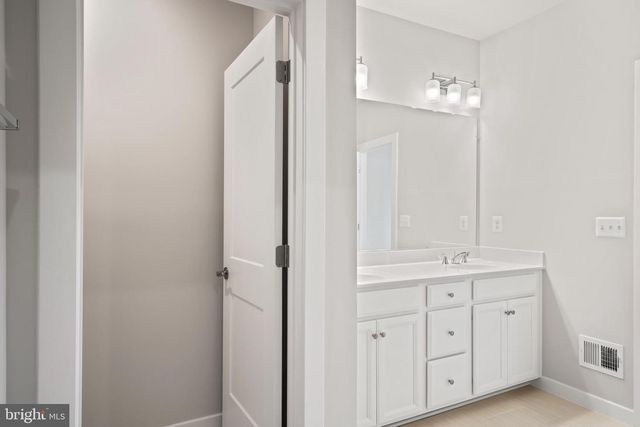 20364 NEWFOUNDLAND SQ, Ashburn, VA 20147