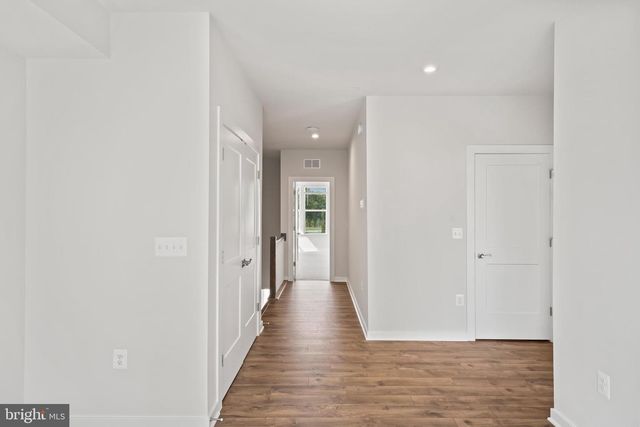 20364 NEWFOUNDLAND SQ, Ashburn, VA 20147