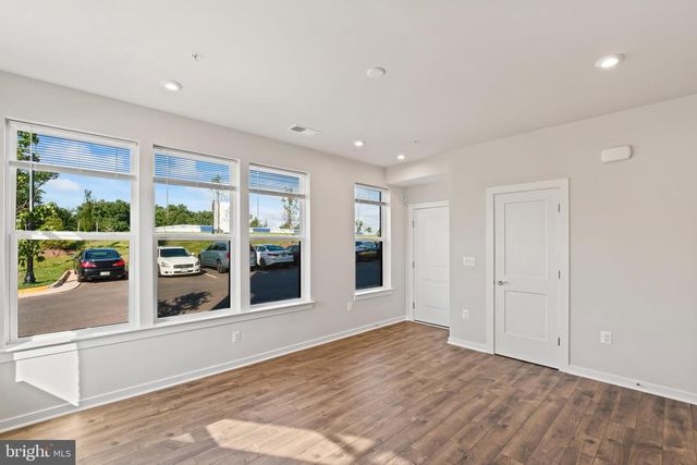 20364 NEWFOUNDLAND SQ, Ashburn, VA 20147