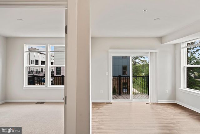 20364 NEWFOUNDLAND SQ, Ashburn, VA 20147