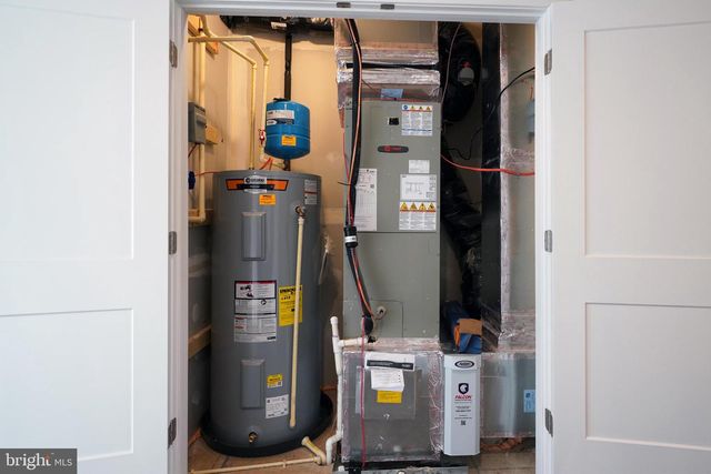 20364 NEWFOUNDLAND SQ, Ashburn, VA 20147