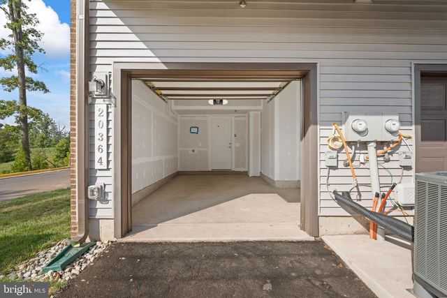 20364 NEWFOUNDLAND SQ, Ashburn, VA 20147