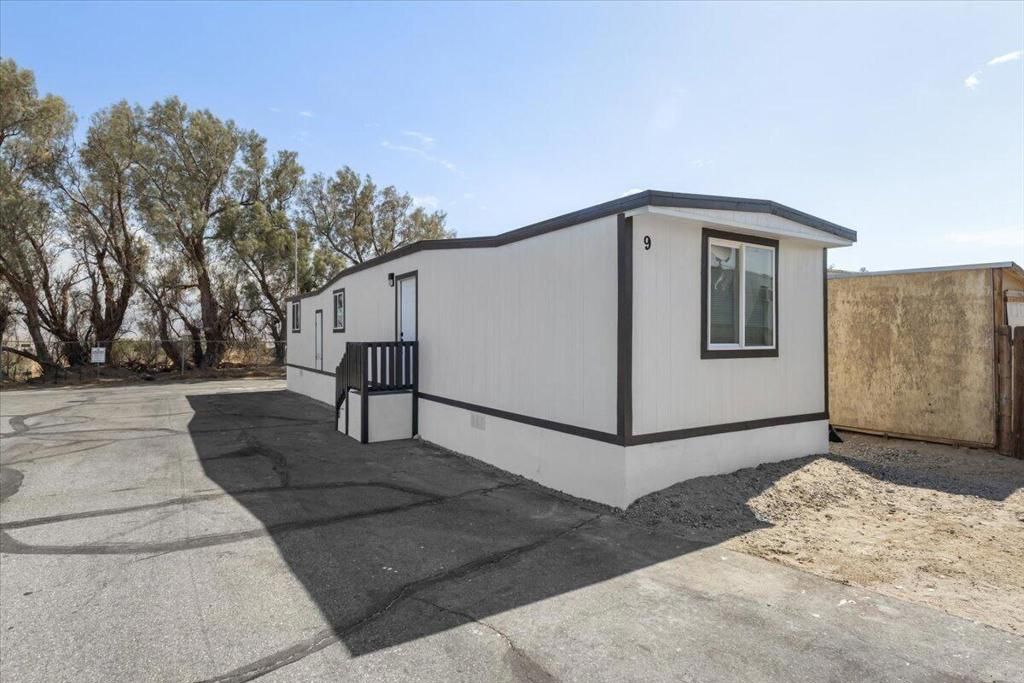 Image 2 of property listing at 17069 N Indian Canyon Drive 9, Palm Springs, CA 92262