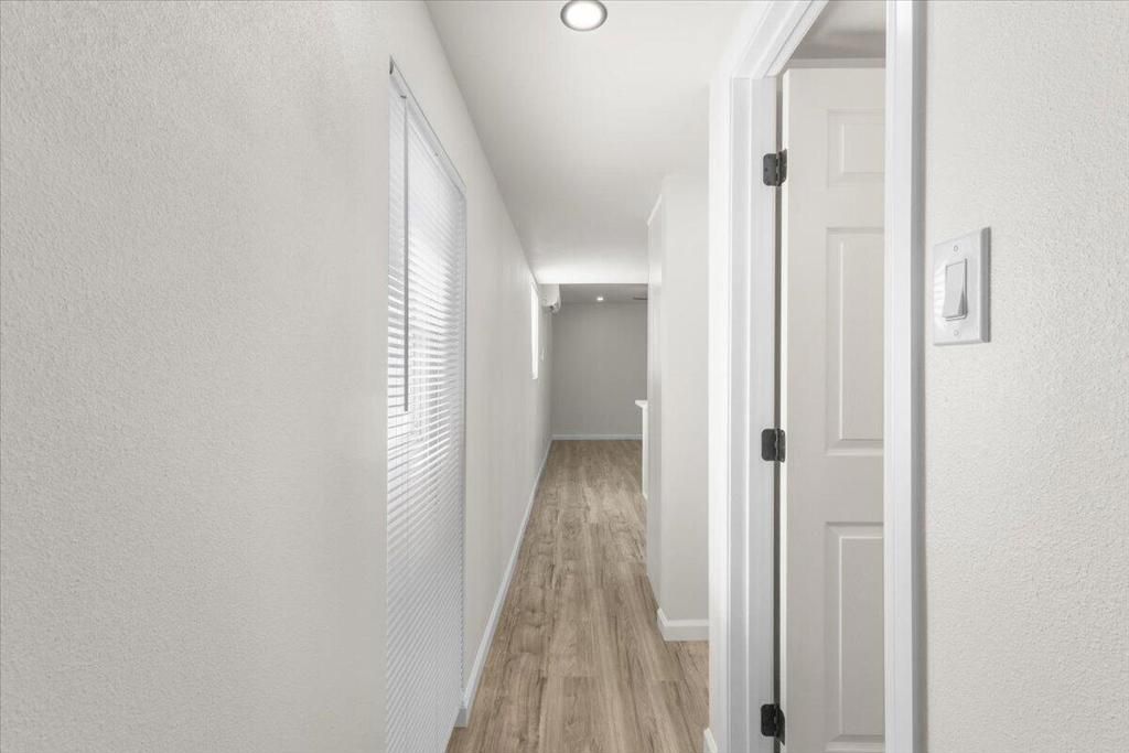 Image 25 of property listing at 17069 N Indian Canyon Drive 9, Palm Springs, CA 92262
