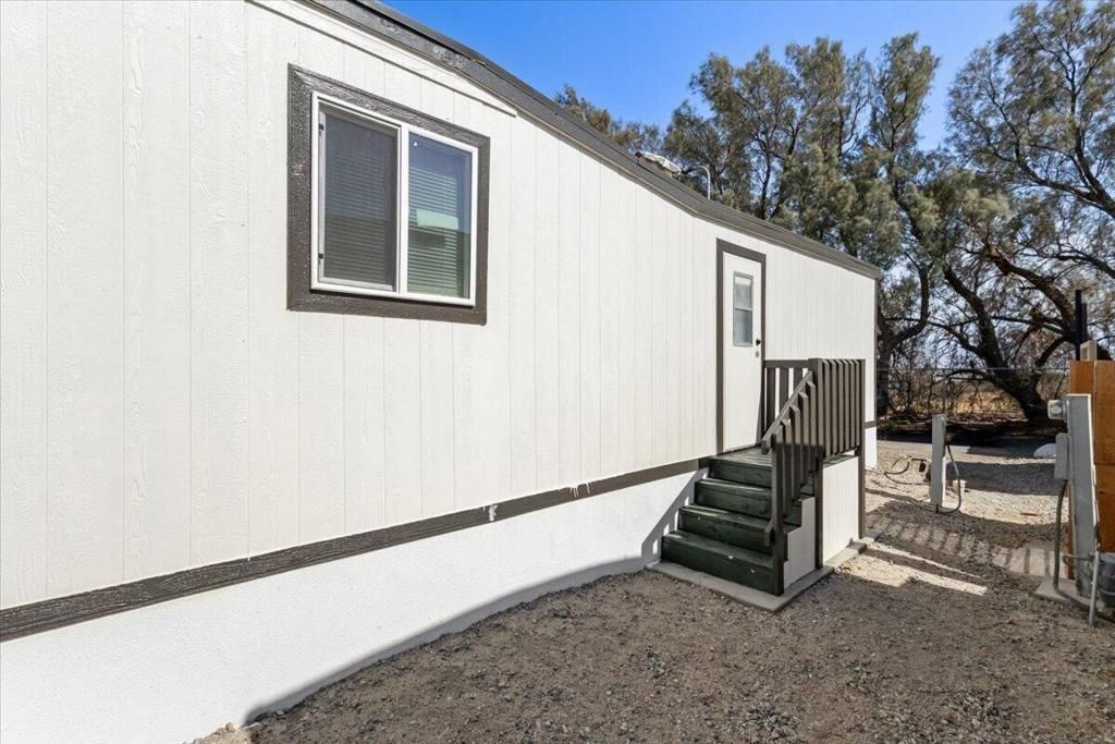 Image 5 of property listing at 17069 N Indian Canyon Drive 9, Palm Springs, CA 92262