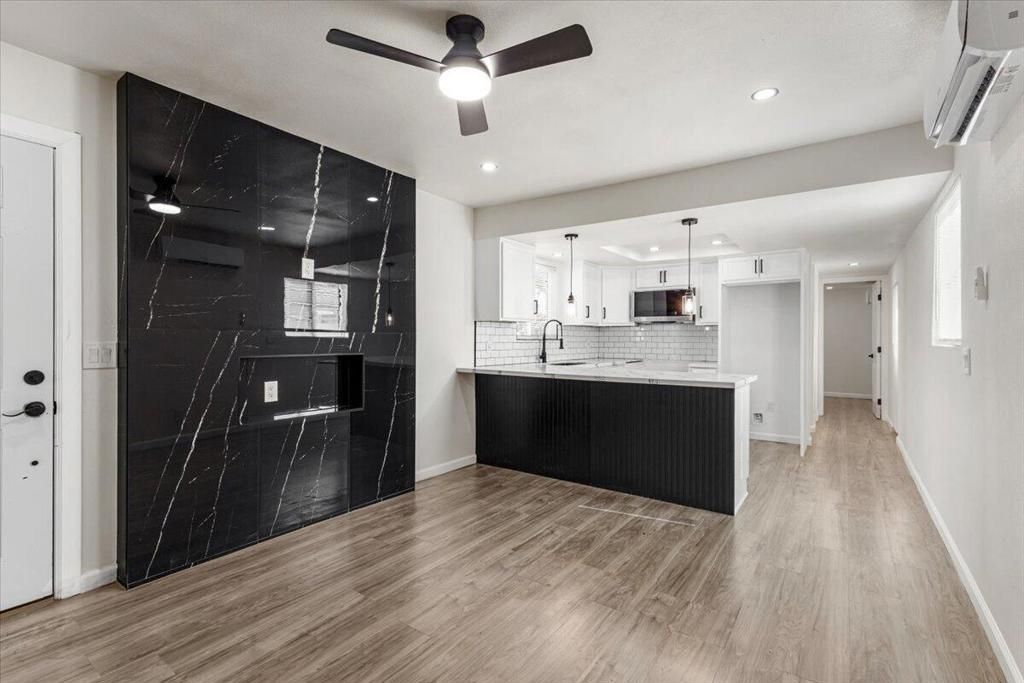 Image 7 of property listing at 17069 N Indian Canyon Drive 9, Palm Springs, CA 92262