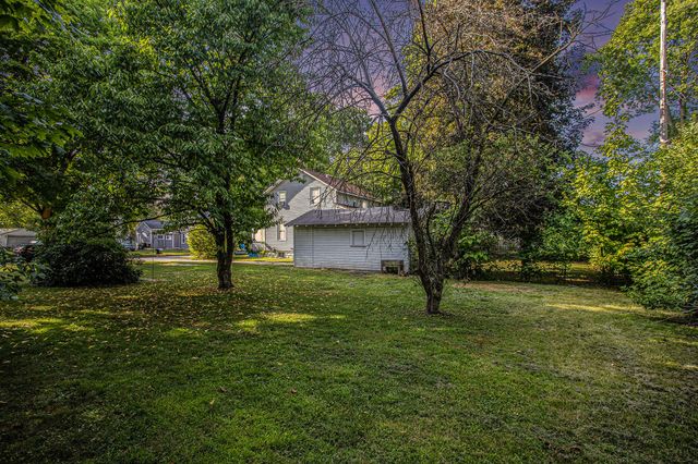 906 Seventh Street, Three Rivers, MI 49093