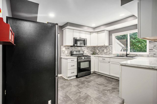 906 Seventh Street, Three Rivers, MI 49093