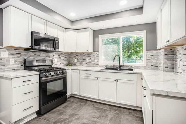 906 Seventh Street, Three Rivers, MI 49093