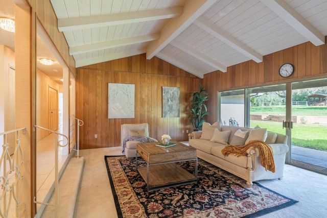 10 Ring Lane, Carmel Valley, CA 93924