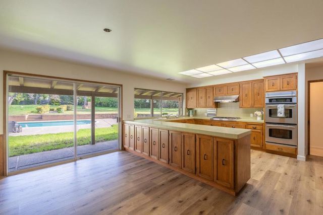 10 Ring Lane, Carmel Valley, CA 93924