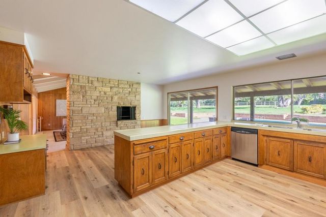 10 Ring Lane, Carmel Valley, CA 93924